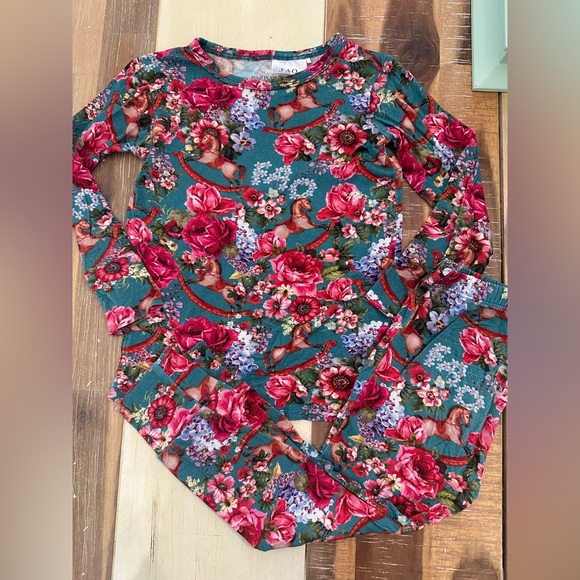 Posh Peanut FAO collab floral pajamas 5T - Picture 1 of 3